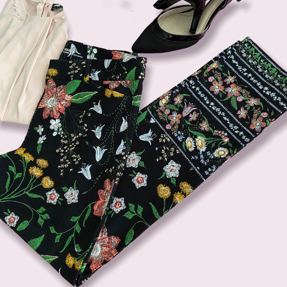 Old Navy Pants - Old Navy Pixie Pants Black Floral Worn Once Size 8 Ankle/Cropped